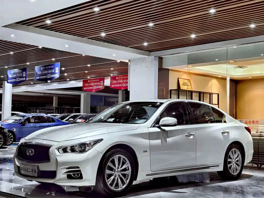 Infiniti Q50L 2015 2.0T Comfort