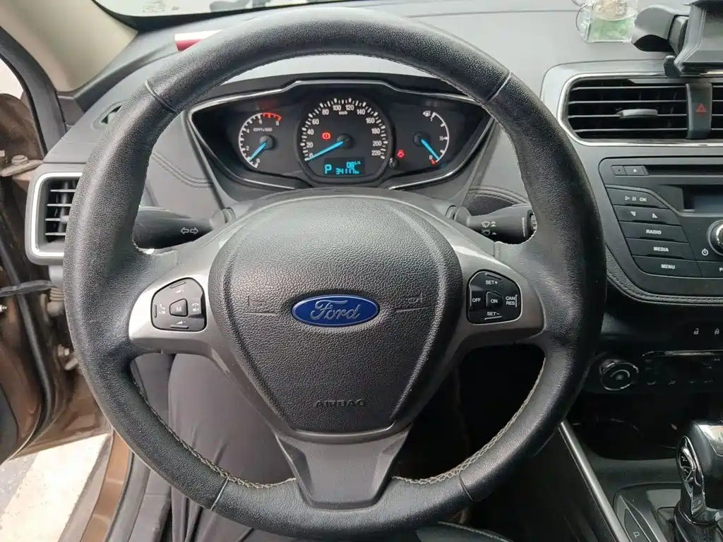Ford Escort — миниатюра 6
