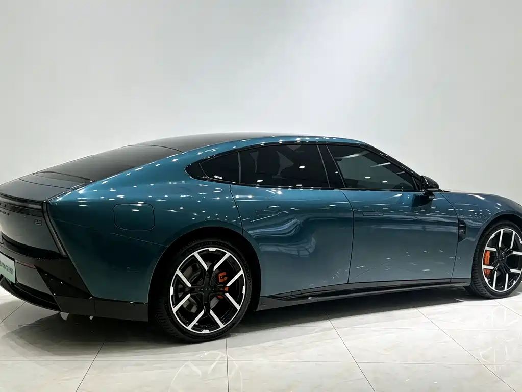 XPeng P7 — миниатюра 21