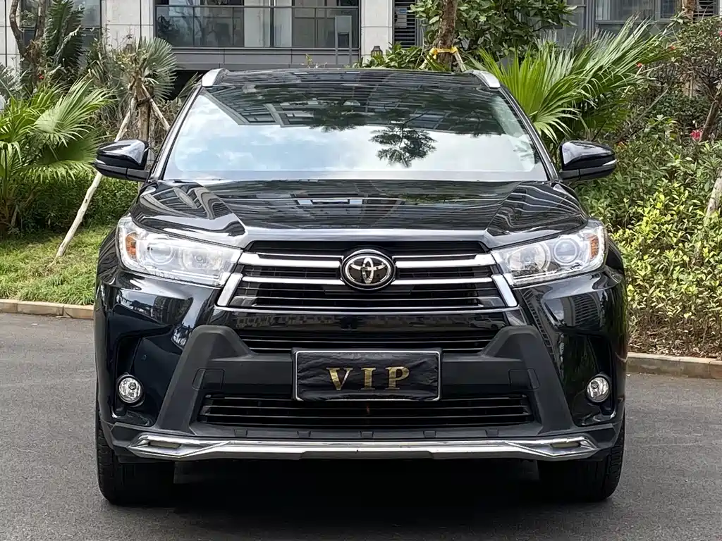 TOYOTA HIGHLANDER