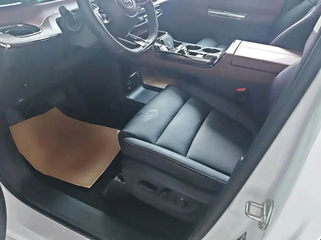 GAC Motor 传祺E8 PHEV — миниатюра 15