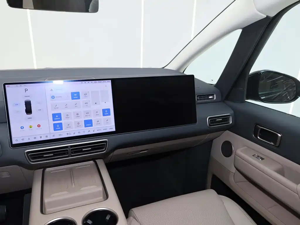 Li Auto Li MEGA — миниатюра 22