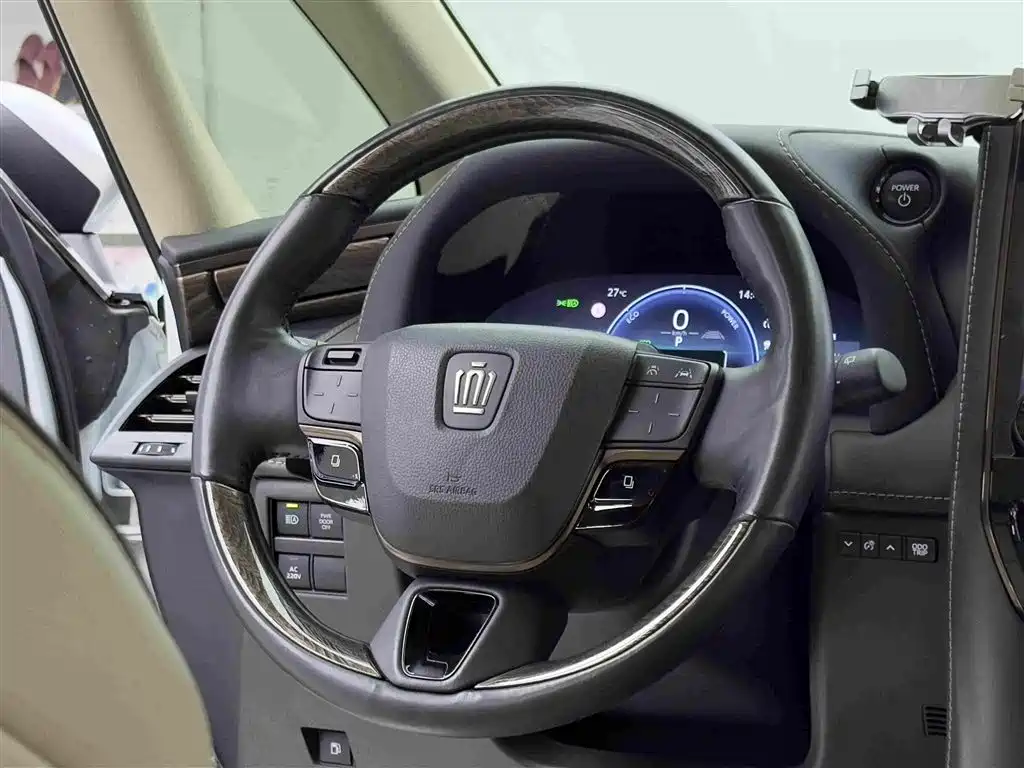 Toyota Vellfire — миниатюра 13