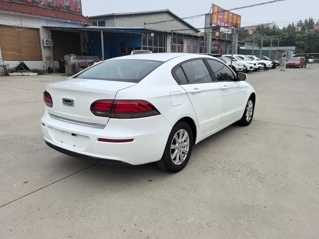 Qoros 3 2018 1.6L AT Lead