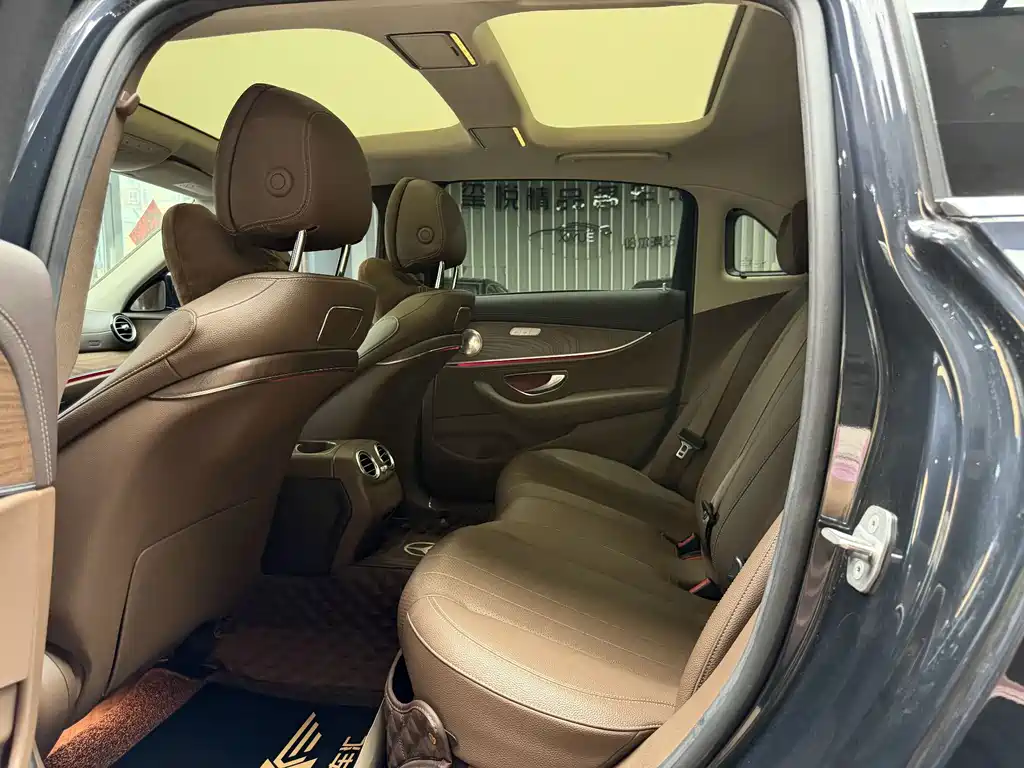 Mercedes-Benz E-Class — миниатюра 19