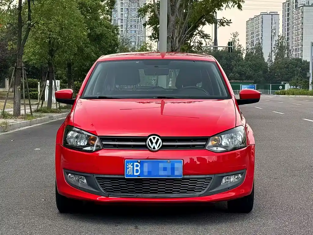 Volkswagen Polo 2011 1.6L AT