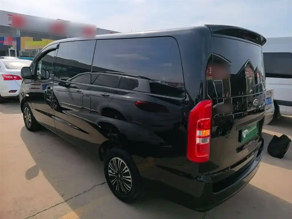 JAC RefineM3 M3 2023 PLUS 1.5T 5/7 мест