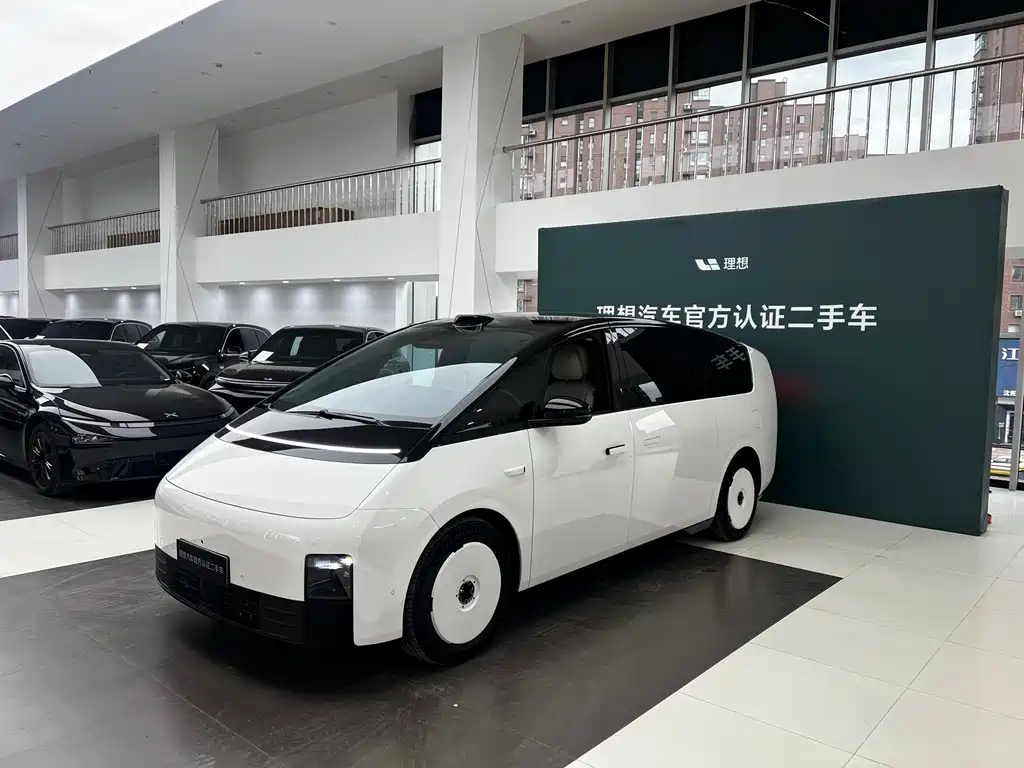 Li Auto Li MEGA 2025