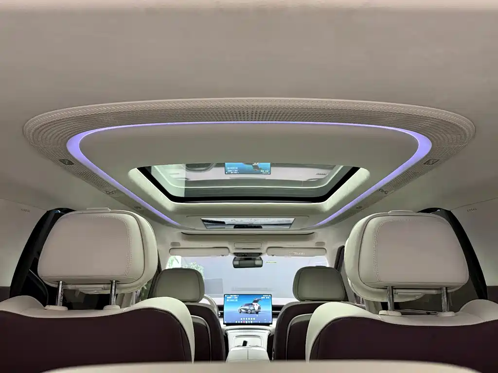 XPeng X9 — миниатюра 9