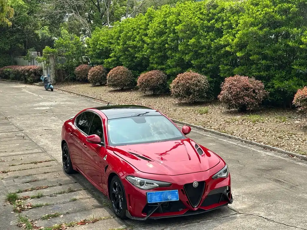 Alfa Romeo Giulia 2020 2.0T 280HP Luxury