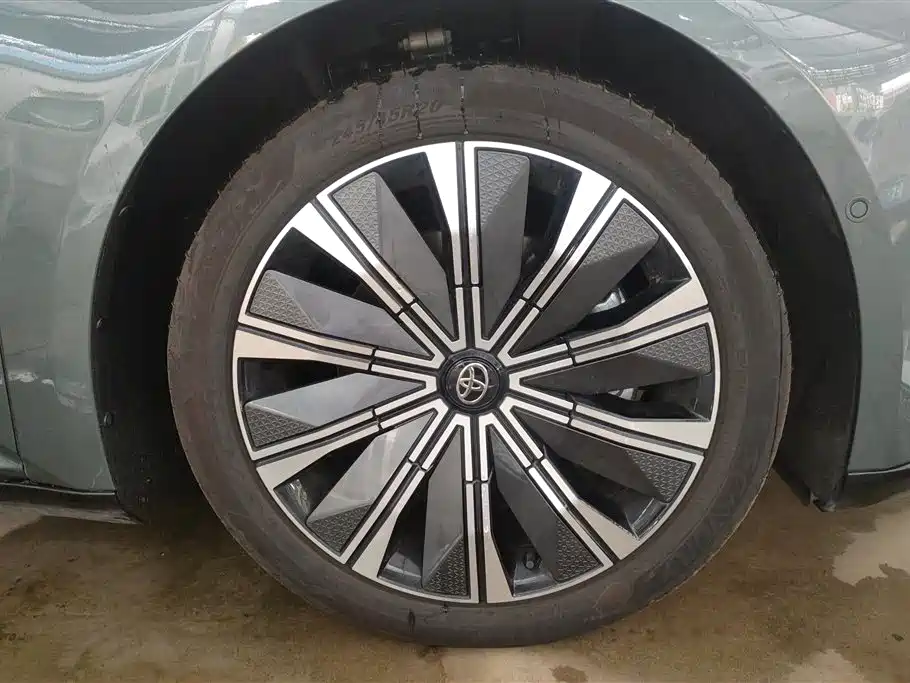 Toyota bZ7 7 2026 600 Pro