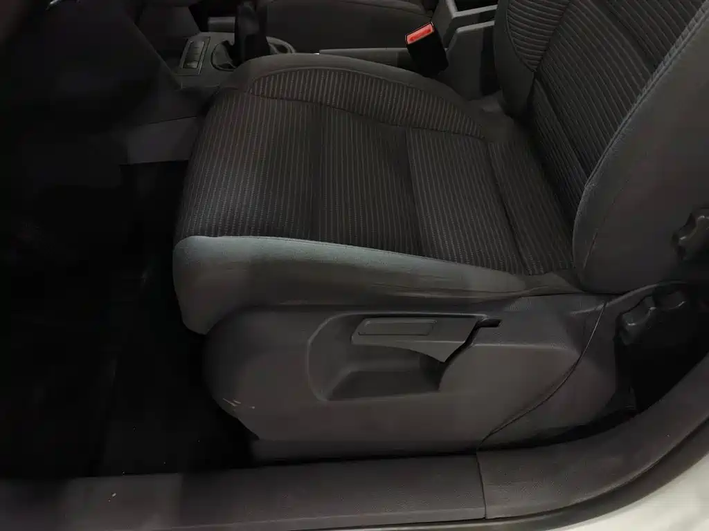 Volkswagen Touran — миниатюра 17