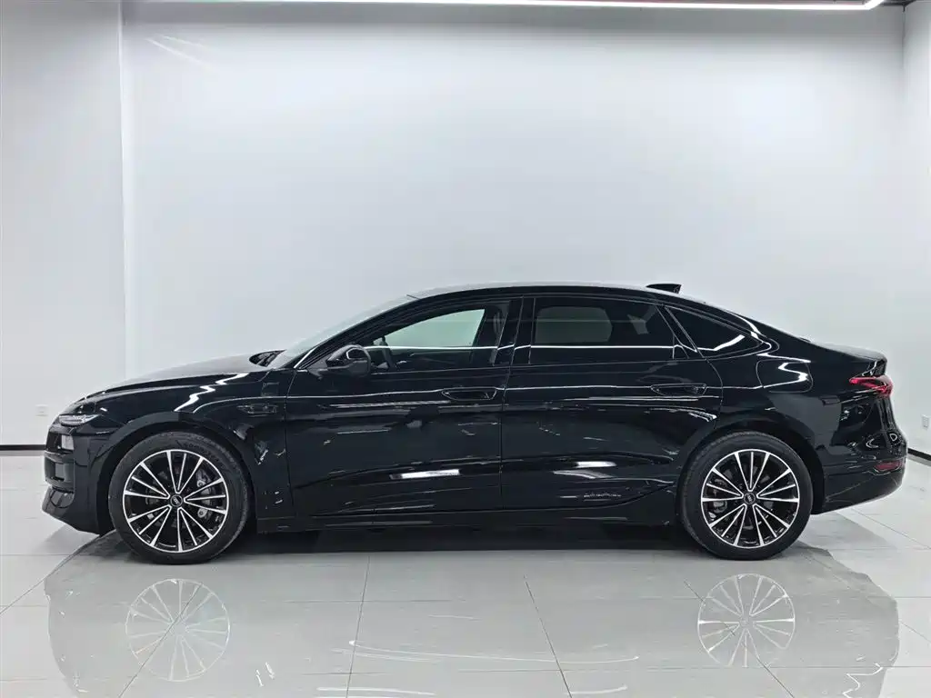 Audi A6L e-tron — миниатюра 3