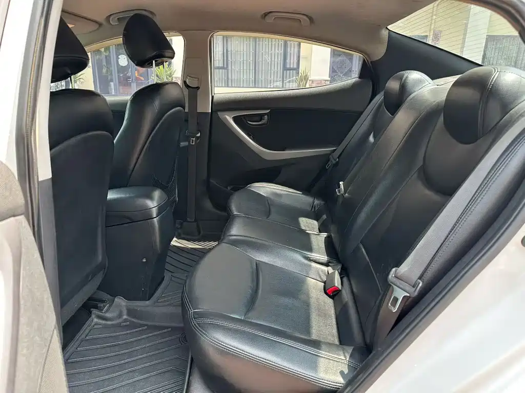 Hyundai Elantra Langdong — миниатюра 6