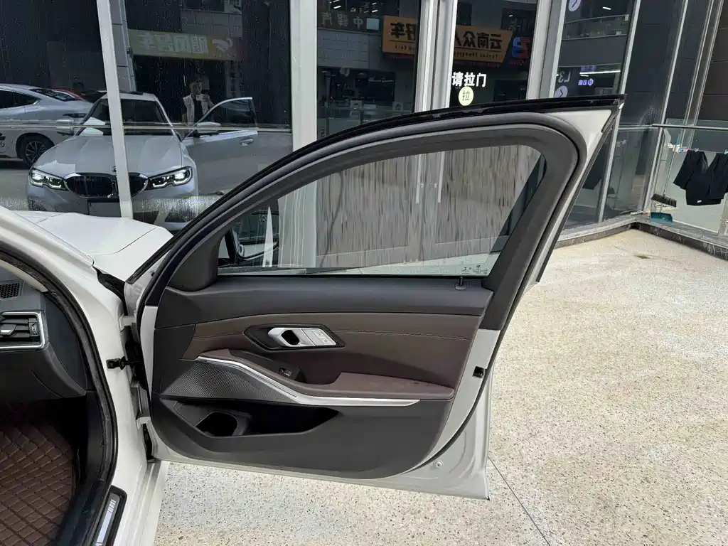 BMW 3 Series — миниатюра 37