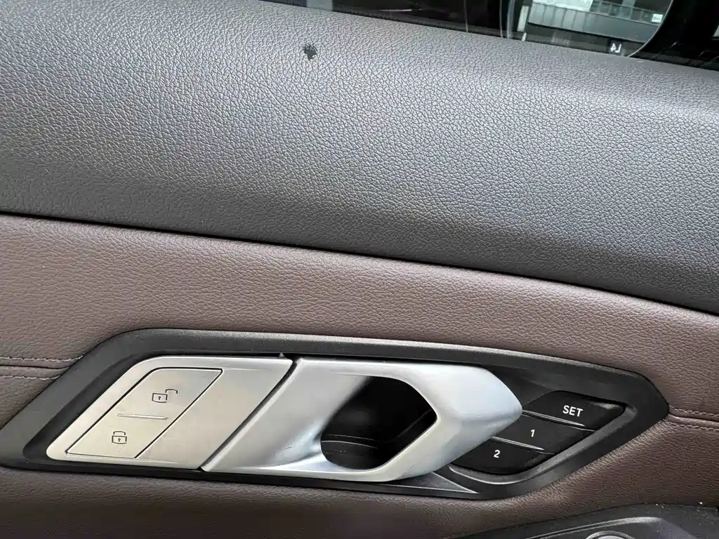 BMW 3 Series — миниатюра 18