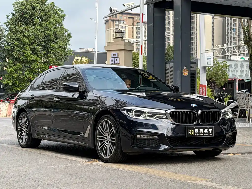 BMW 5 Series — миниатюра 3