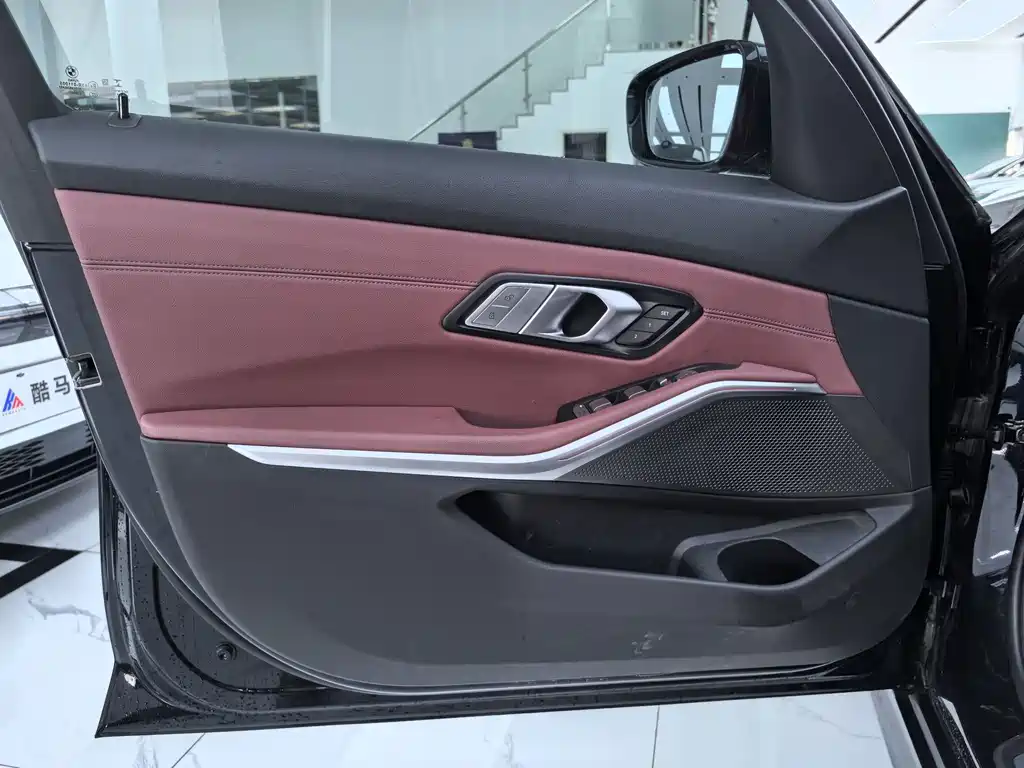 BMW 3 Series — миниатюра 4