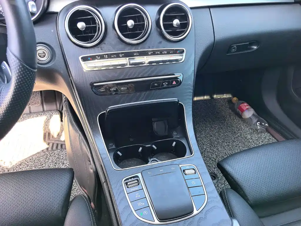 Mercedes-Benz C-Class — миниатюра 13