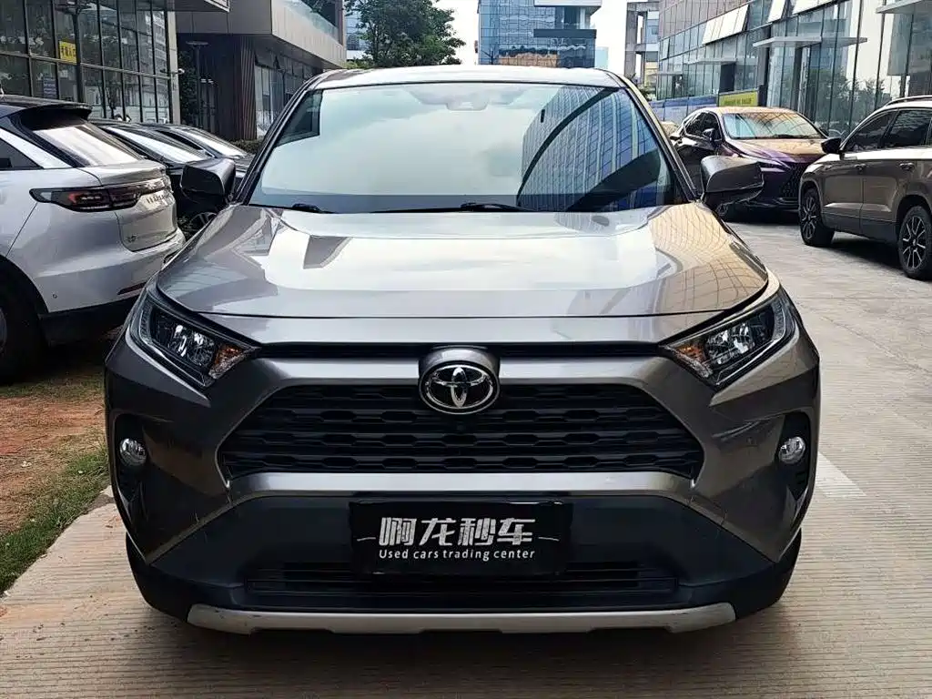 Toyota RAV4 — миниатюра 2