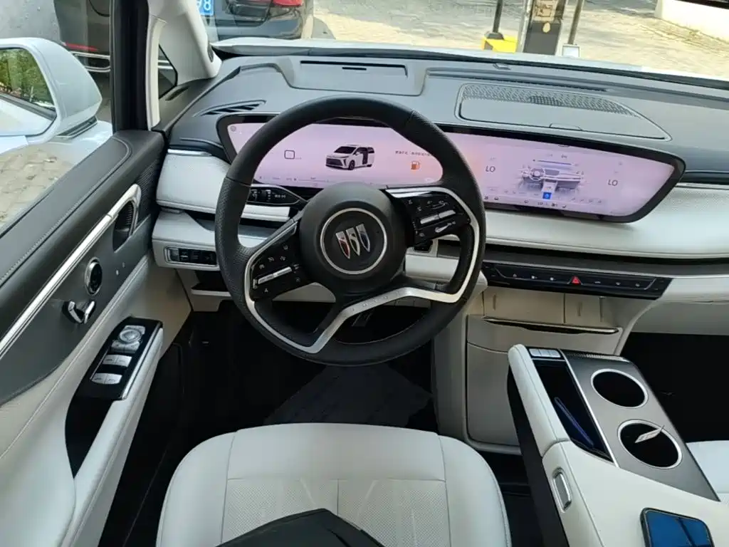 Buick GL8 Hybrid — миниатюра 11