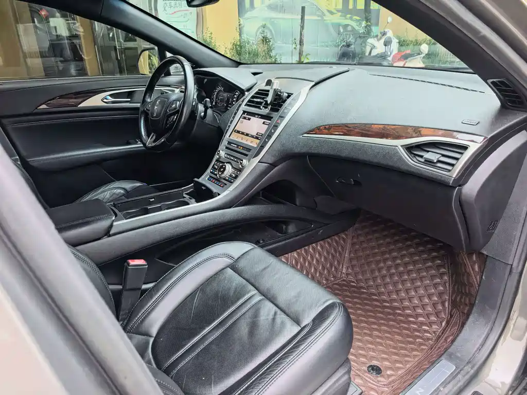 Lincoln MKZ — миниатюра 7