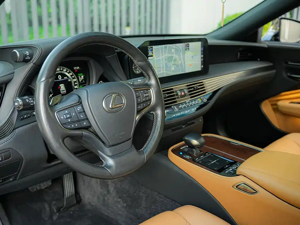 Lexus LS 2021 500h
