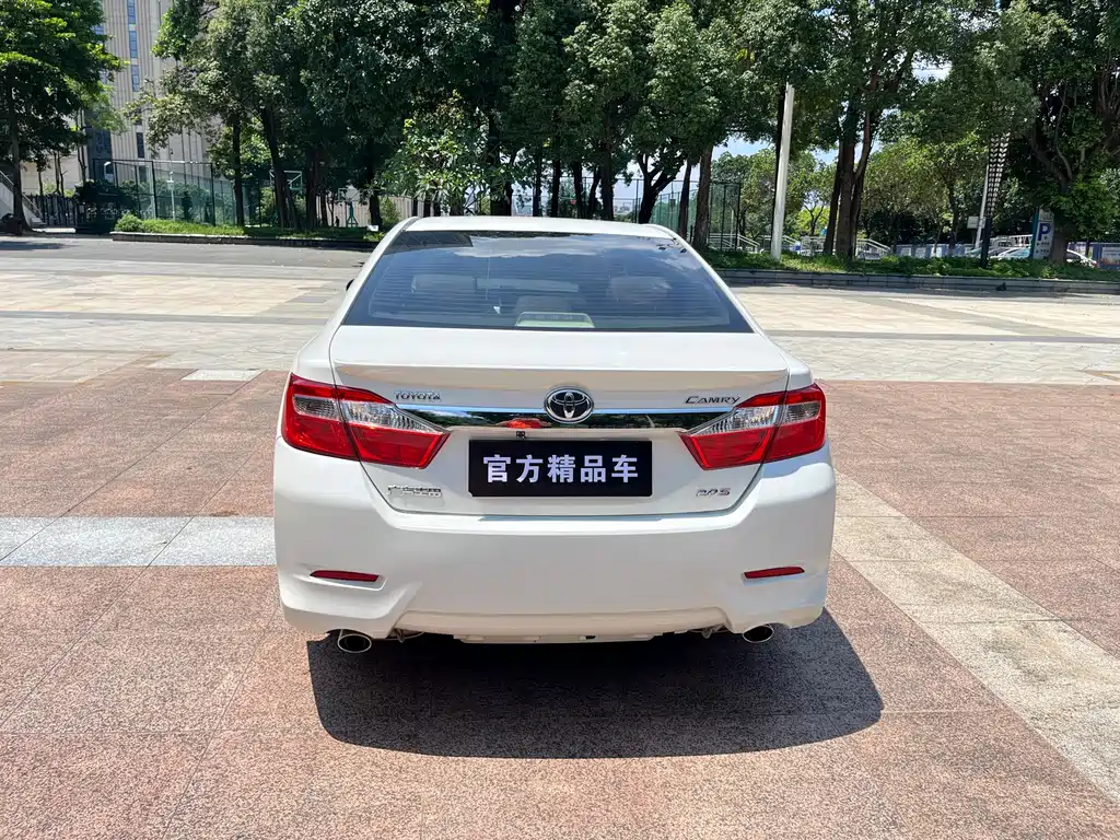 Toyota Camry 2012 2.0S