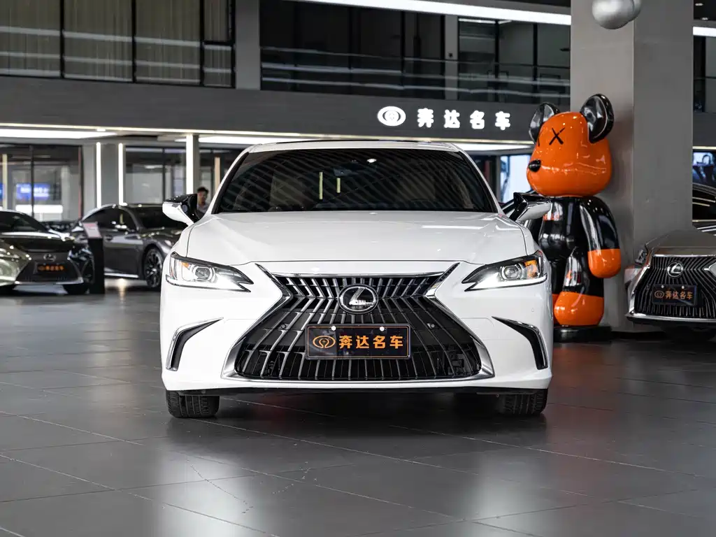 Lexus ES — миниатюра 2