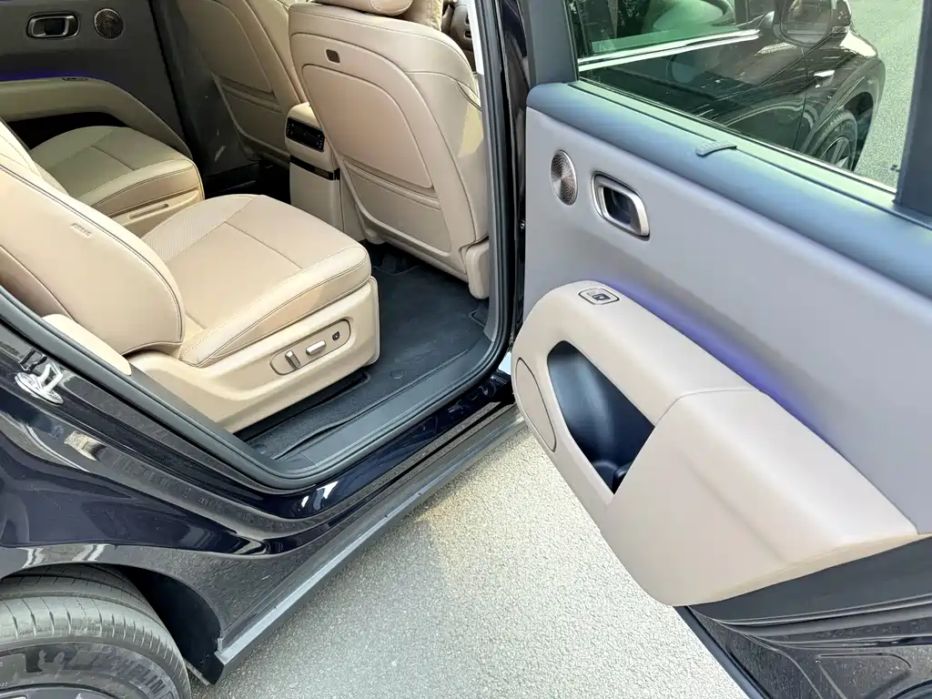 Li Auto Li i8 — миниатюра 17