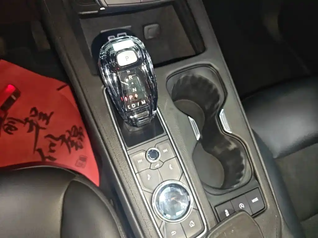 Cadillac XT4 — миниатюра 14