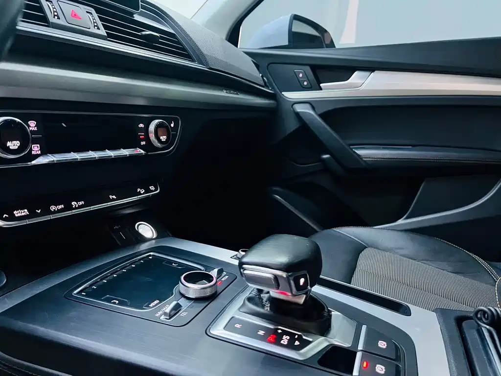 Audi Q5L — миниатюра 11