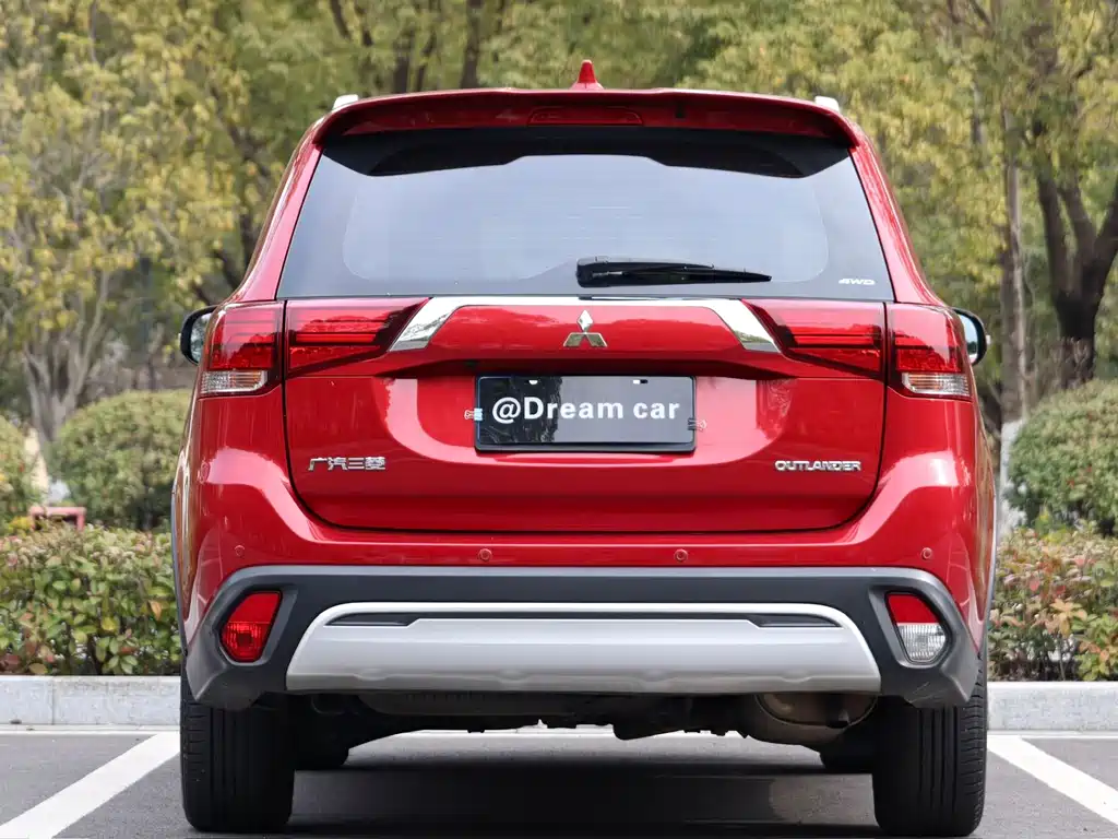 MITSUBISHI OUTLANDER