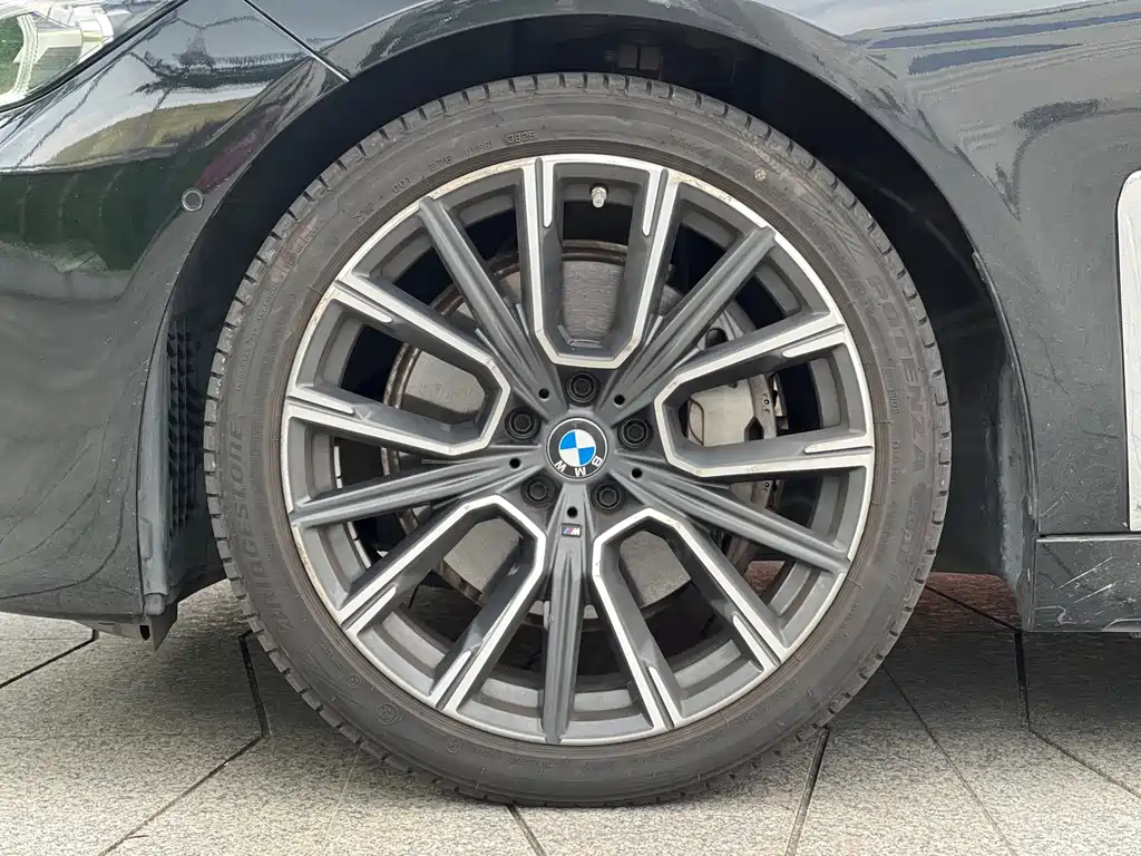 BMW 7 Series — миниатюра 8