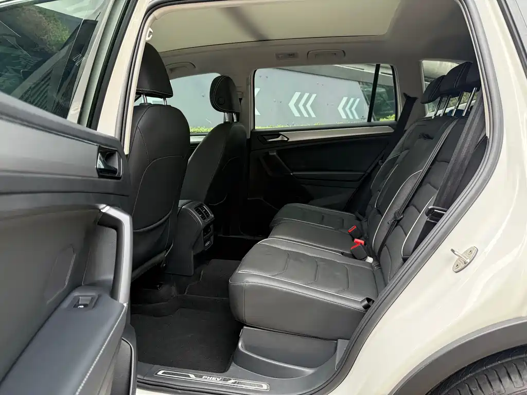 Volkswagen Tiguan L PHEV — миниатюра 9