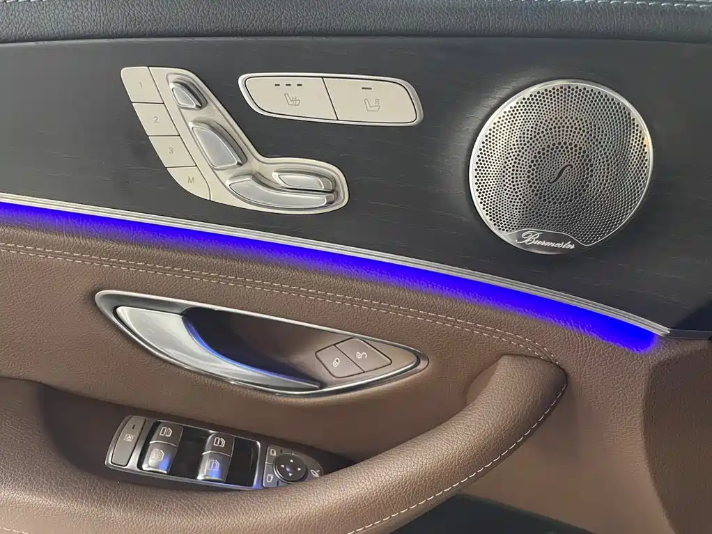 Mercedes-Benz E-Class — миниатюра 8