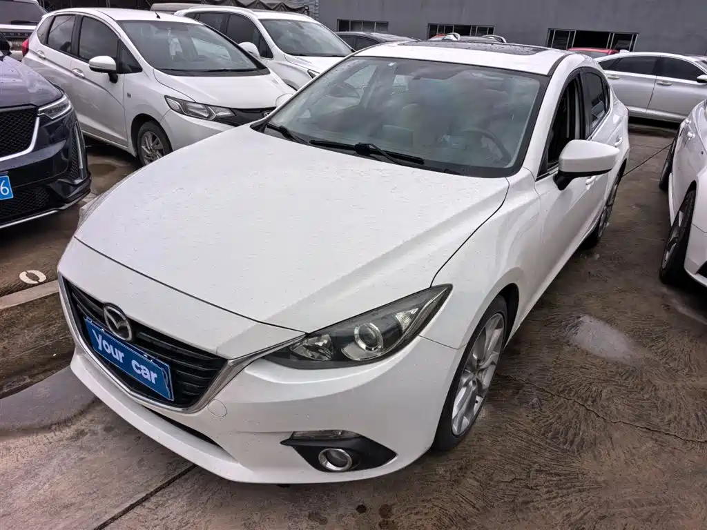 Mazda 3 Axela 2015