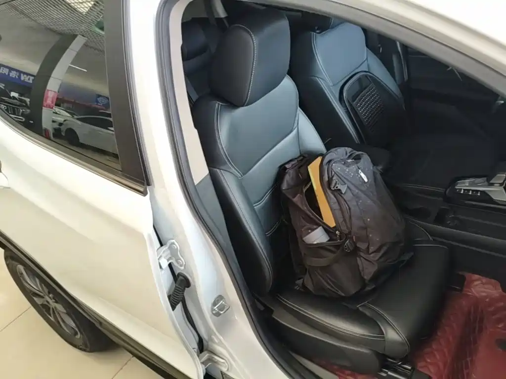 BYD Yuan EV — миниатюра 25