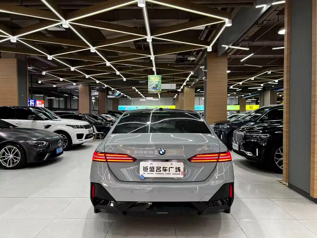 BMW 5 Series (Import) — миниатюра 4