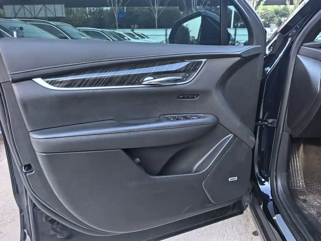 Cadillac XT6 — миниатюра 6