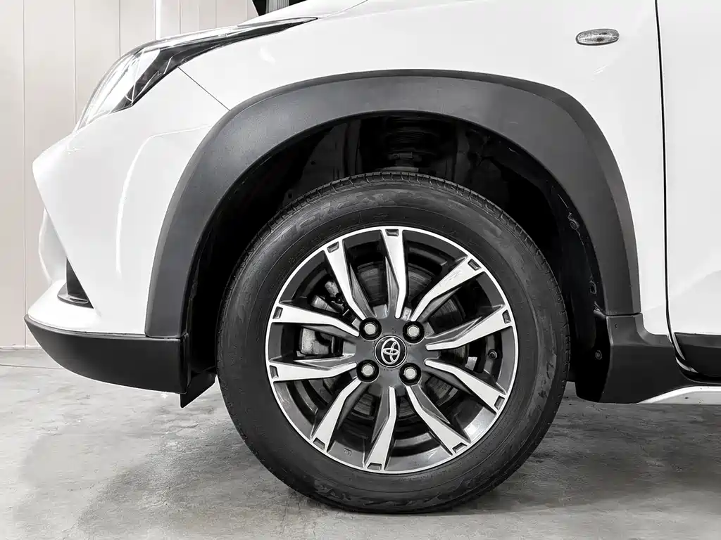 Toyota Yaris L — миниатюра 20
