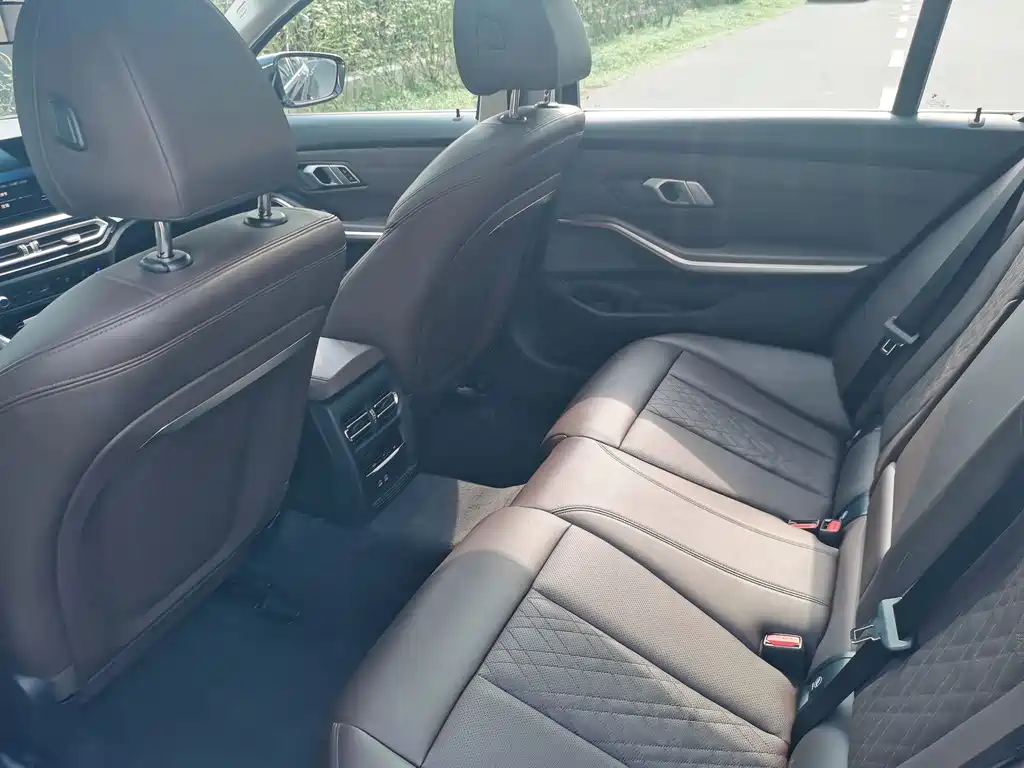 BMW i3 — миниатюра 12