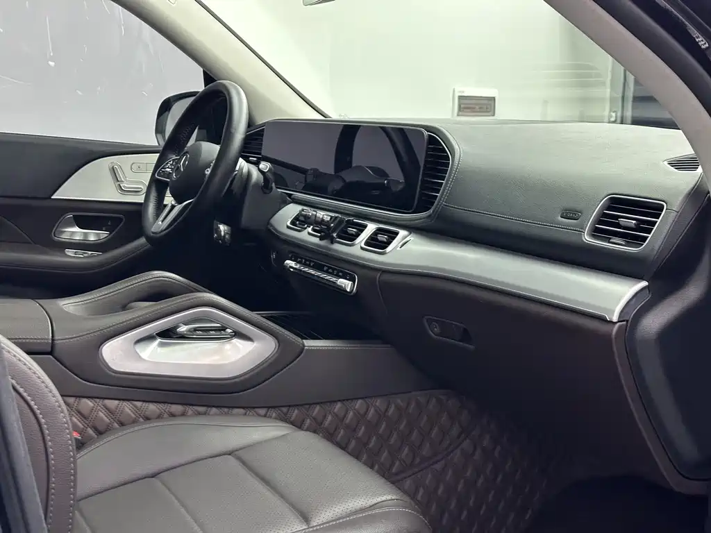 Mercedes-Benz GLE (Import) — миниатюра 16