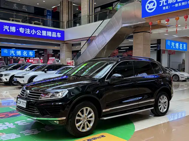 VOLKSWAGEN TOUAREG