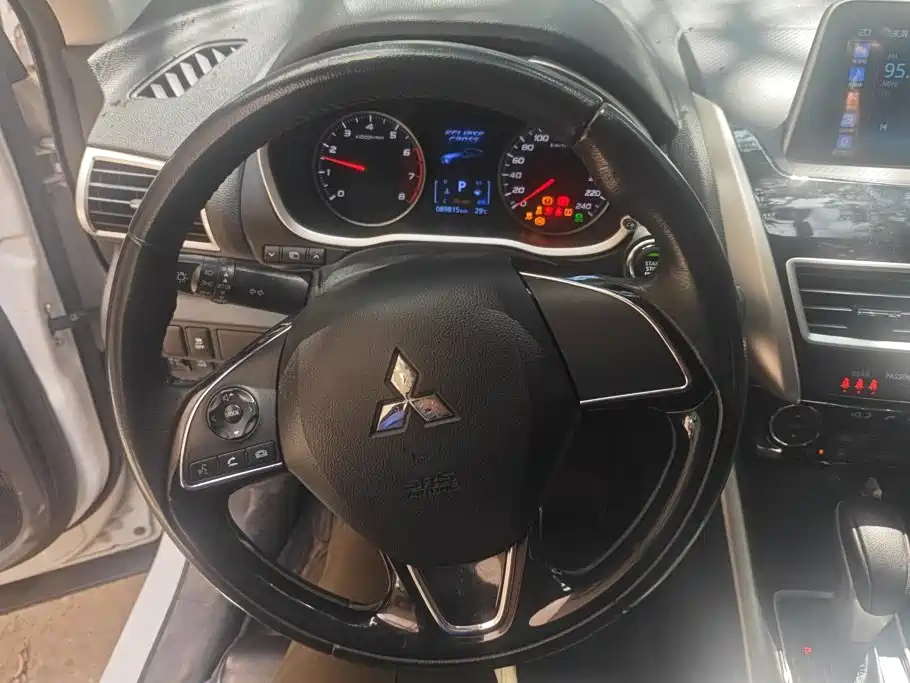 Mitsubishi Eclipse Cross — миниатюра 15