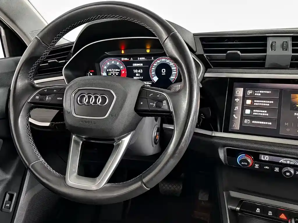 Audi Q3 — миниатюра 12