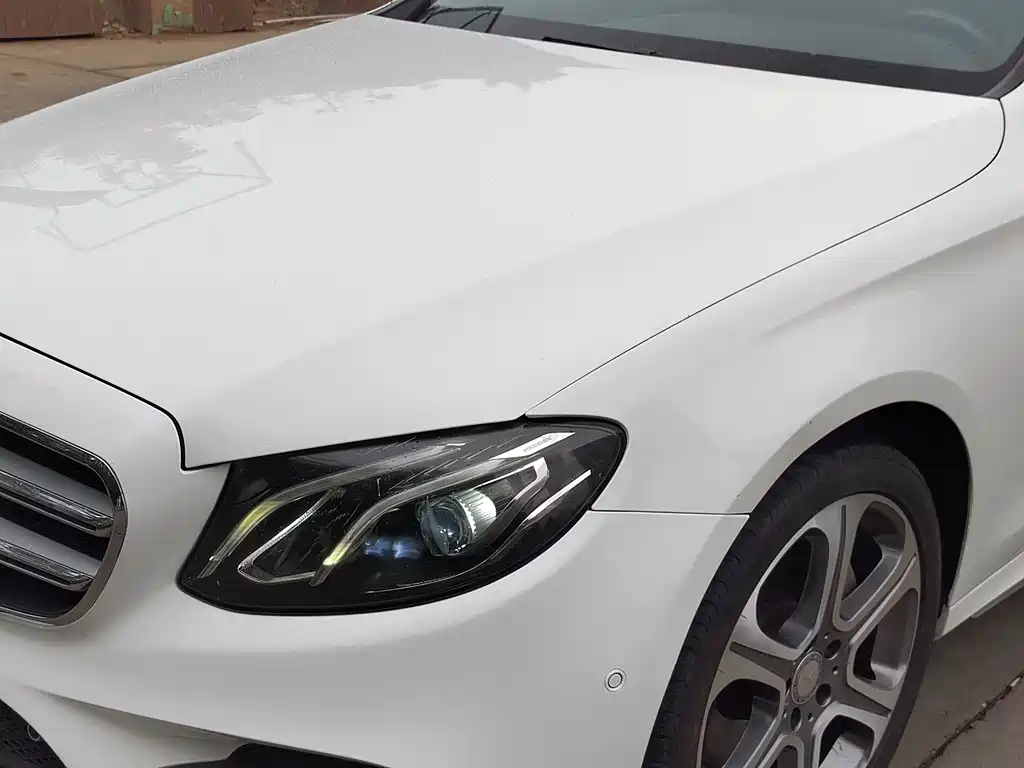 Mercedes-Benz E-Class — миниатюра 7