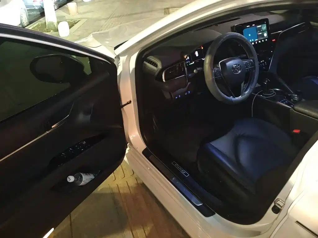 Toyota Camry — миниатюра 12