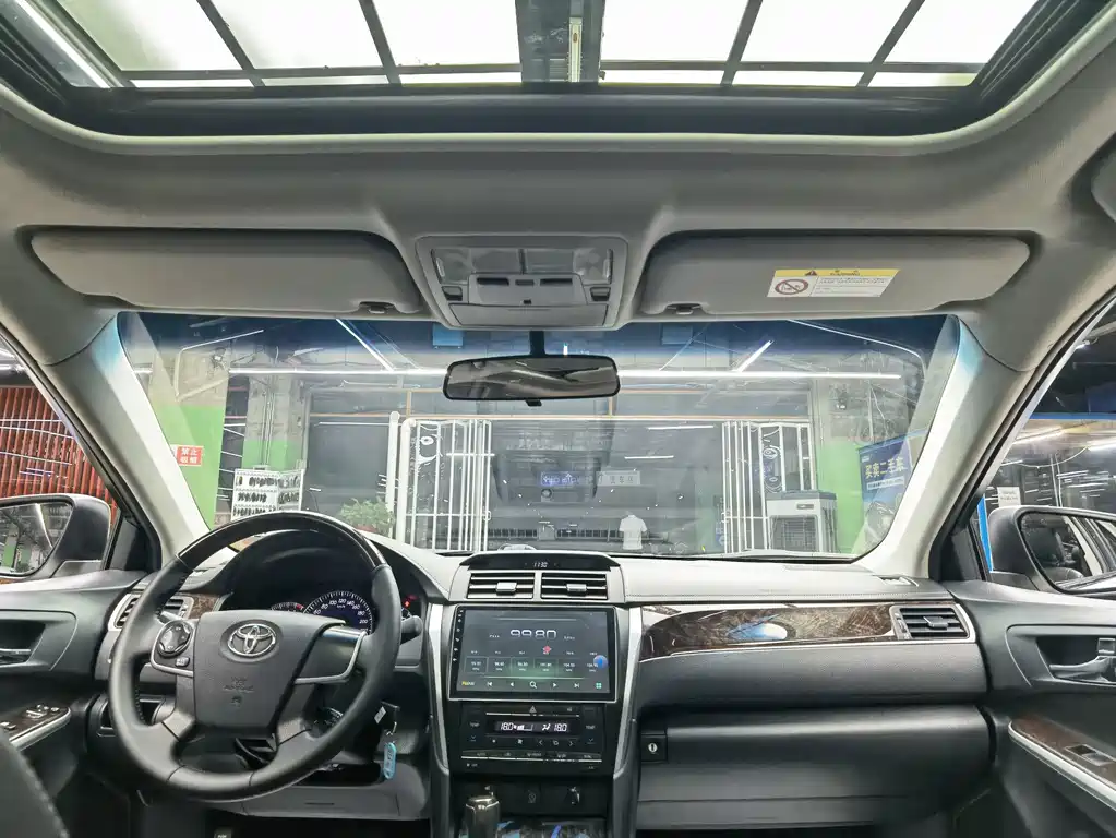 Toyota Camry — миниатюра 7