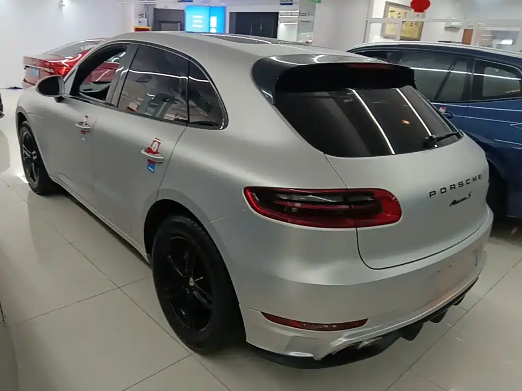 Porsche Macan — миниатюра 5